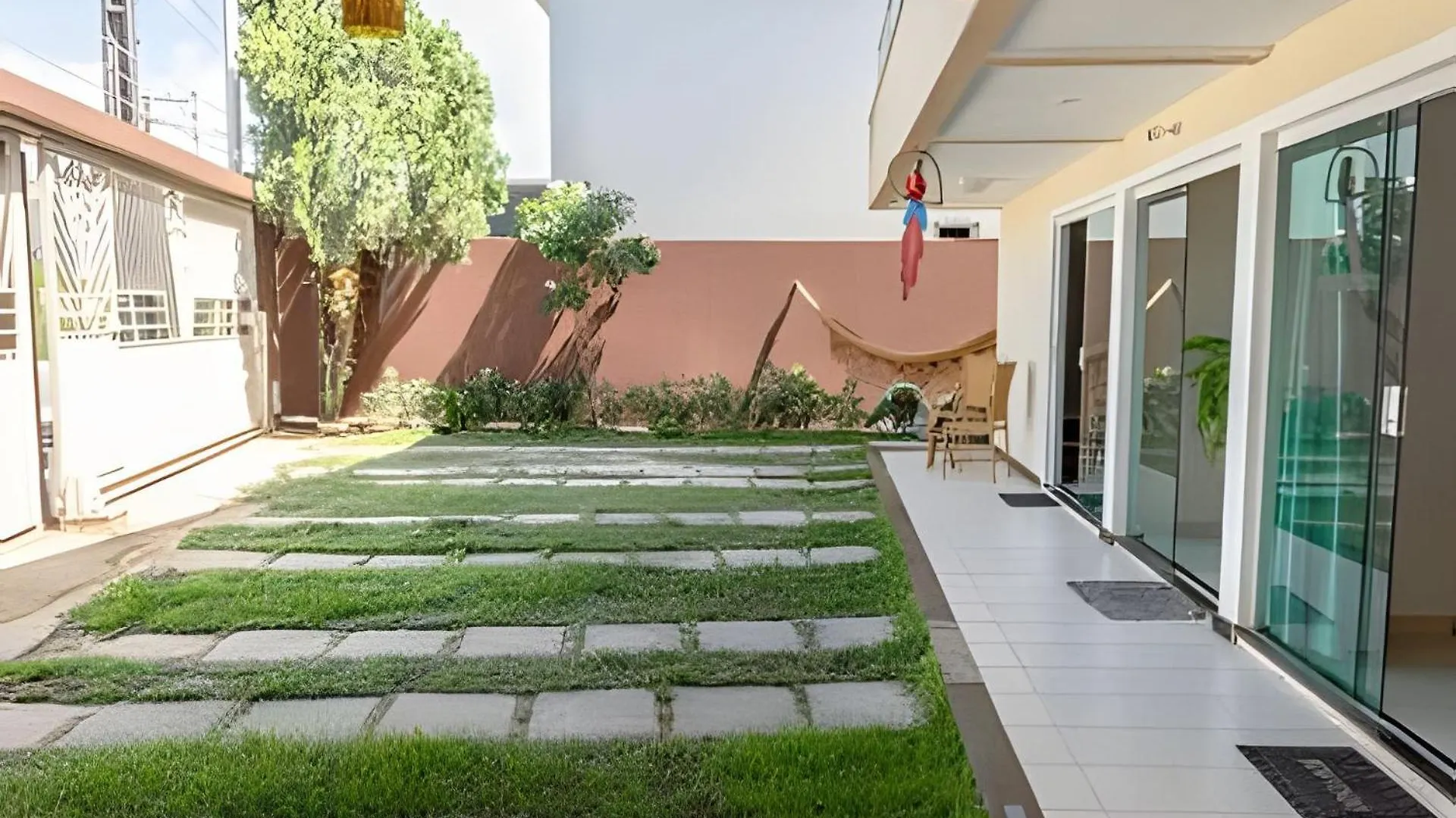 Ferienhaus 500M Praia Taperapuan; 2 Quartos; Wifi 300Mbs; Churrasqueira; Chuveirao; Estacionamento Gratuito 1 Carro. Porto Seguro