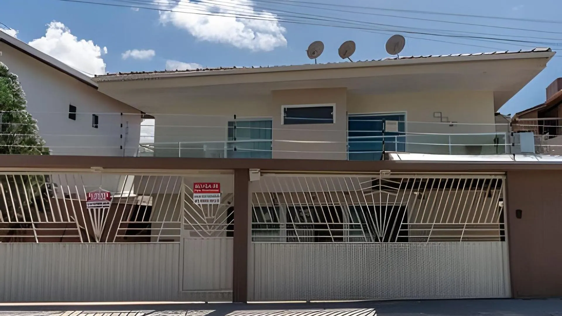 500M Praia Taperapuan; 2 Quartos; Wifi 300Mbs; Churrasqueira; Chuveirao; Estacionamento Gratuito 1 Carro. location