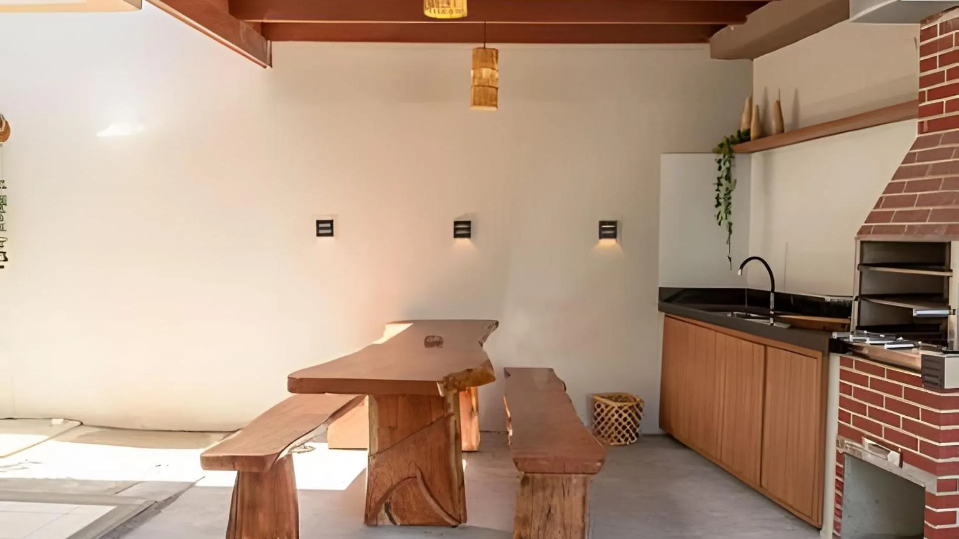 Ferienhaus 500M Praia Taperapuan; 2 Quartos; Wifi 300Mbs; Churrasqueira; Chuveirao; Estacionamento Gratuito 1 Carro. Porto Seguro Brasilien