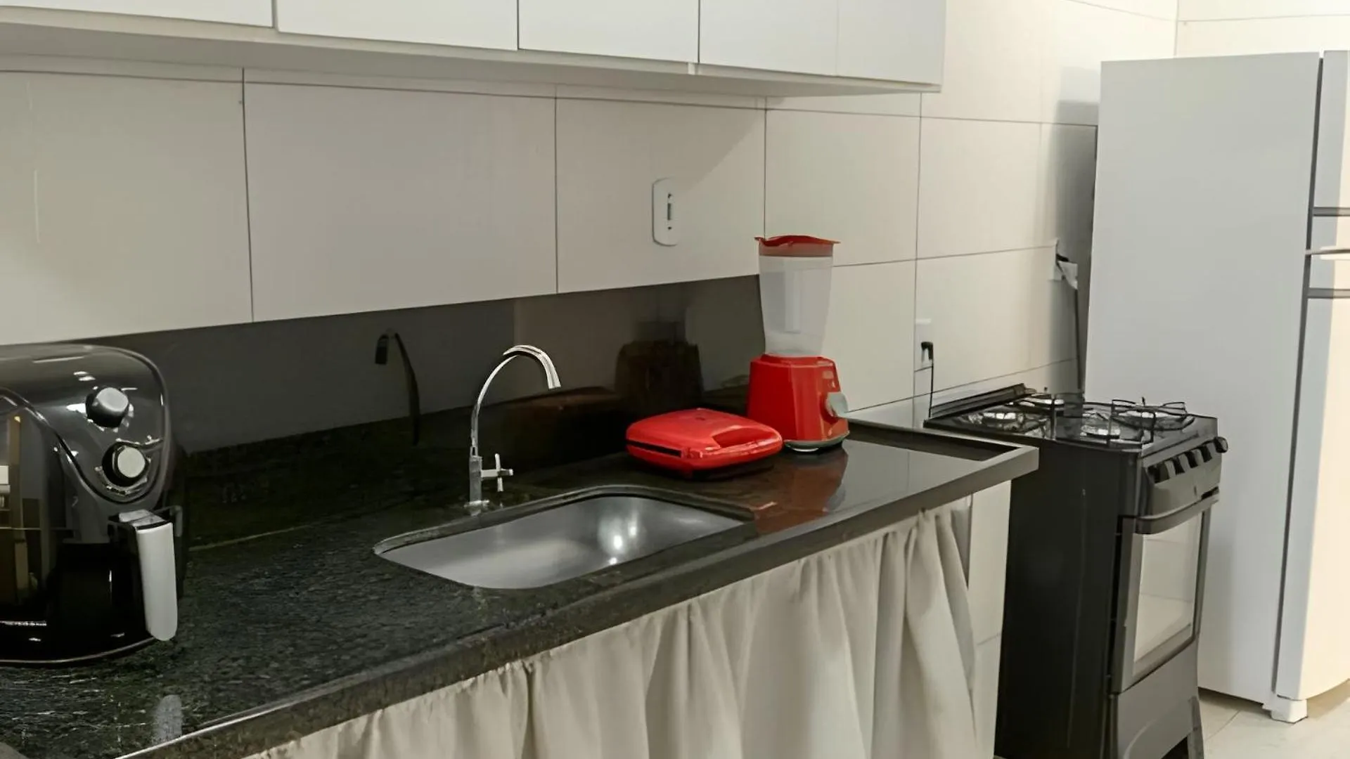 500M Praia Taperapuan; 2 Quartos; Wifi 300Mbs; Churrasqueira; Chuveirao; Estacionamento Gratuito 1 Carro. Porto Seguro Brazília