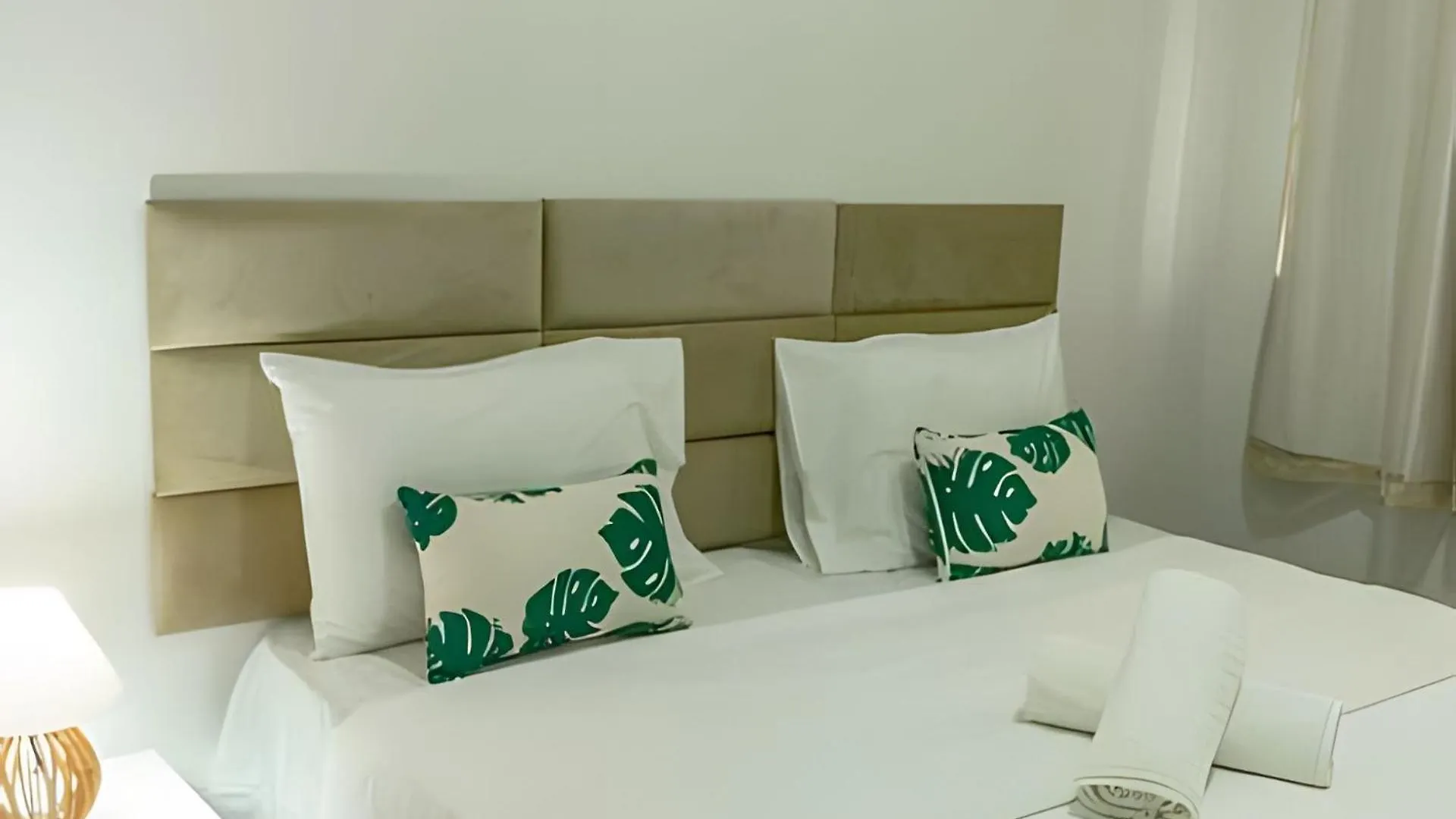 500M Praia Taperapuan; 2 Quartos; Wifi 300Mbs; Churrasqueira; Chuveirao; Estacionamento Gratuito 1 Carro. Porto Seguro