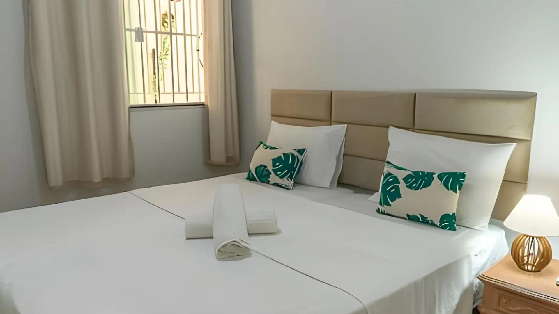 500M Praia Taperapuan; 2 Quartos; Wifi 300Mbs; Churrasqueira; Chuveirao; Estacionamento Gratuito 1 Carro. Porto Seguro 0*,